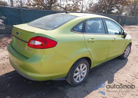 2013 Ford Fiesta Se z USA, uszkodzony, nr VIN 3FADP4BJ3DM118854